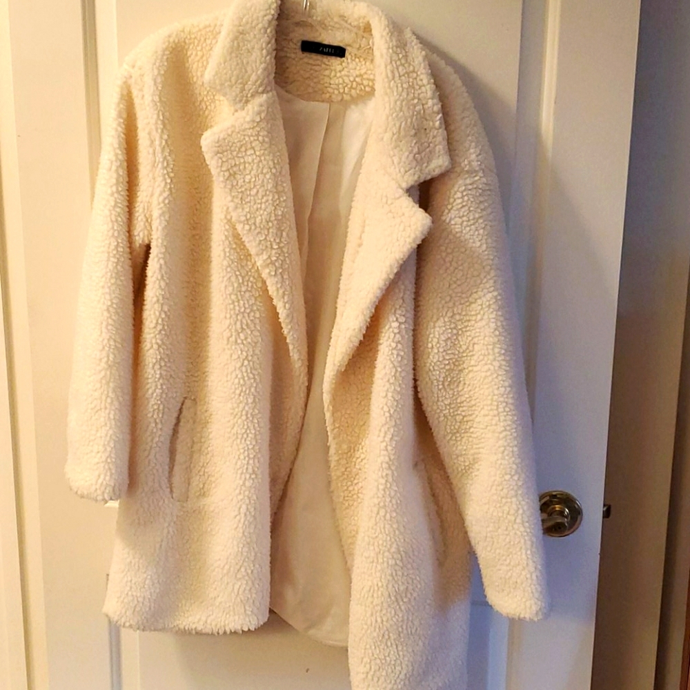 White Teddy longer lapel jacket/coat L